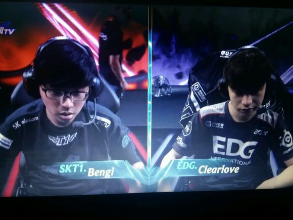 s1mple以租借形式加盟Falcons，为期一个月！BOROS已被下放