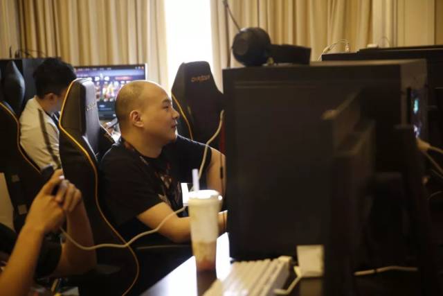 据外网爆料，EDG冠军皮肤将于12.9版本上线