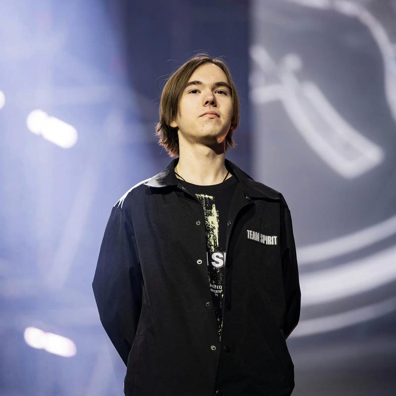 TTG让二追三XYG，九尾意外上热搜，你觉得TTG舍得下九尾吗？