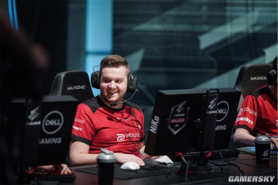 解说预测WBGvsLNG：解说均预测LNG将击败WBG晋级败决