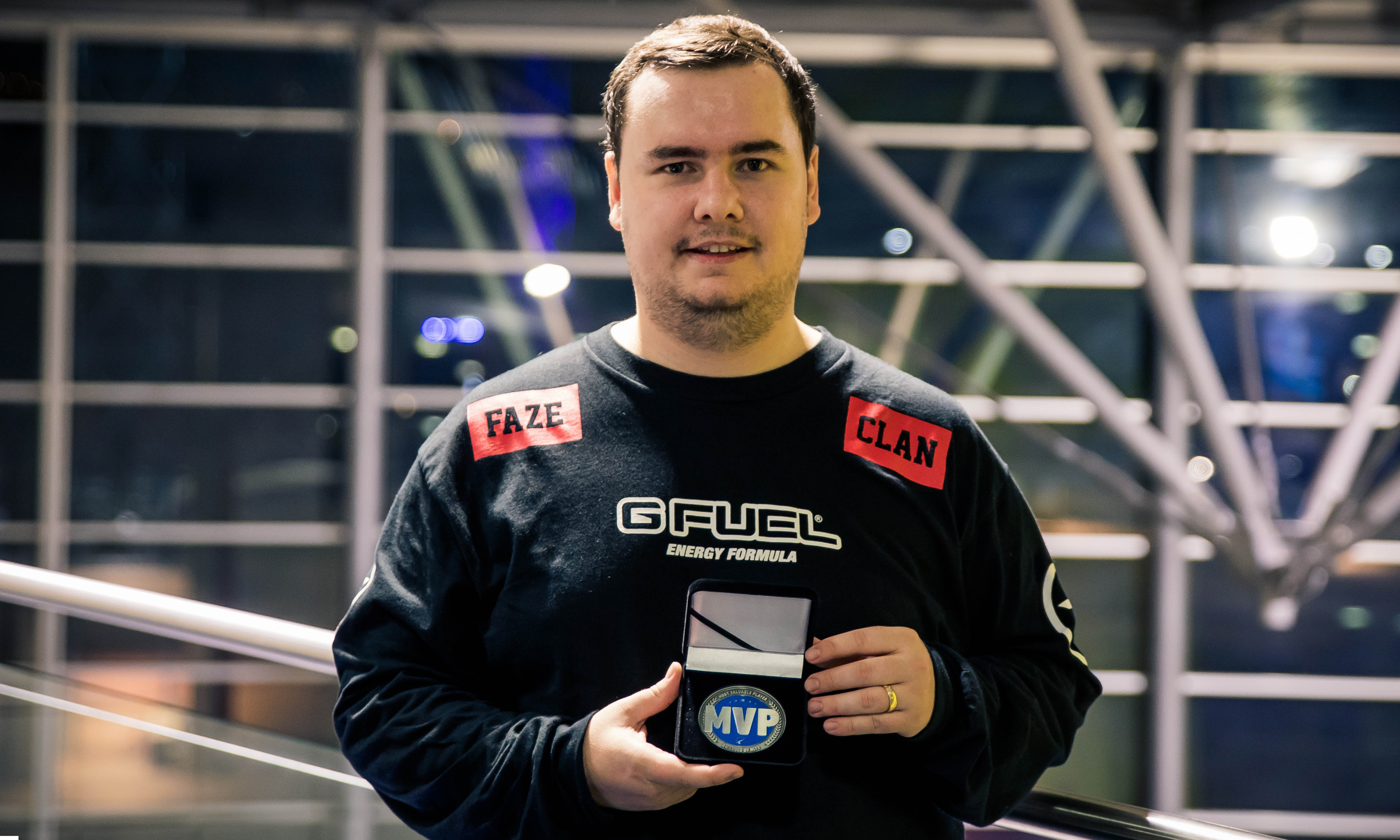m0NESY ： s1mple ，我们都在等你回来！